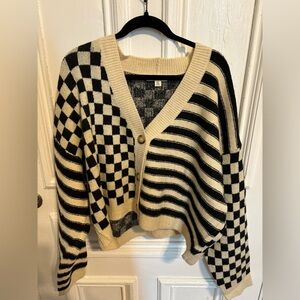 Cream and black cropped button down sweater. Size 1X/2X